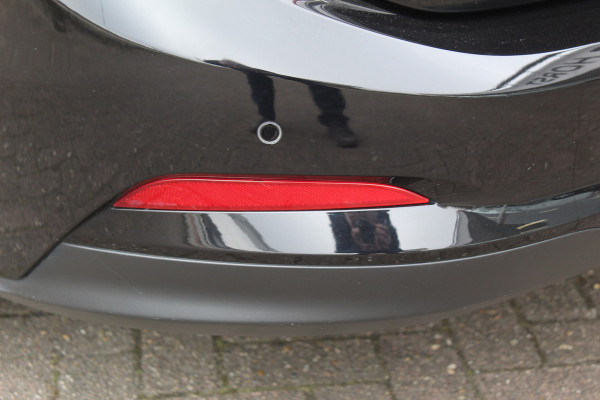 Ford FOCUS Wagon 1.0-125pk EcoBoost Mild-hybrid Titanium. Mooie, ruime, luxe en comfortabele Ford Focus wagon ! Volautm. airco dual, camera, stoel-, stuur- en voorraamverw., easy entry/easy go, cruise control, Isofix, side- en lane assist, parkeersensoren v+a, LM wielen etc.