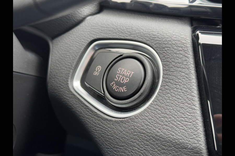BMW X1 sDrive18i Executive Edition 2e Eigenaar,Navi,Clima,Cruise,PDC,Trekhaak,Head Up Display,Weinig KM,Dealer Onderhouden,N.A.P,APK tot 11-2025