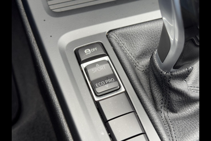 BMW X1 sDrive18i Executive Edition 2e Eigenaar,Navi,Clima,Cruise,PDC,Trekhaak,Head Up Display,Weinig KM,Dealer Onderhouden,N.A.P,APK tot 11-2025