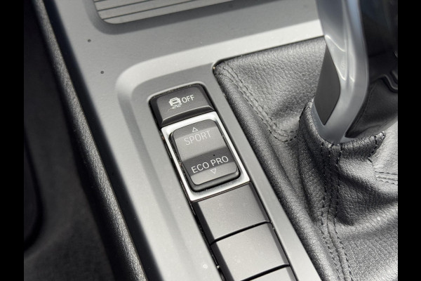 BMW X1 sDrive18i Executive Edition 2e Eigenaar,Navi,Clima,Cruise,PDC,Trekhaak,Head Up Display,Weinig KM,Dealer Onderhouden,N.A.P,APK tot 11-2025
