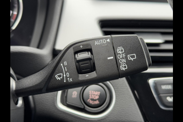 BMW X1 sDrive18i Executive Edition 2e Eigenaar,Navi,Clima,Cruise,PDC,Trekhaak,Head Up Display,Weinig KM,Dealer Onderhouden,N.A.P,APK tot 11-2025