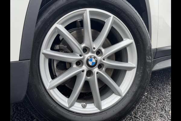 BMW X1 sDrive18i Executive Edition 2e Eigenaar,Navi,Clima,Cruise,PDC,Trekhaak,Head Up Display,Weinig KM,Dealer Onderhouden,N.A.P,APK tot 11-2025
