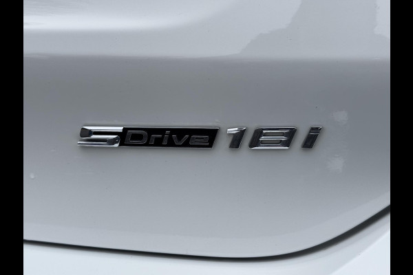 BMW X1 sDrive18i Executive Edition 2e Eigenaar,Navi,Clima,Cruise,PDC,Trekhaak,Head Up Display,Weinig KM,Dealer Onderhouden,N.A.P,APK tot 11-2025