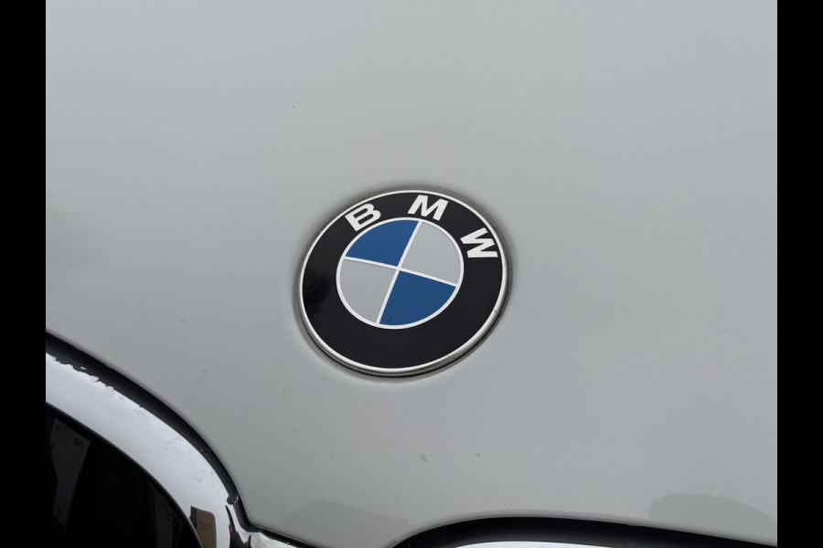 BMW X1 sDrive18i Executive Edition 2e Eigenaar,Navi,Clima,Cruise,PDC,Trekhaak,Head Up Display,Weinig KM,Dealer Onderhouden,N.A.P,APK tot 11-2025