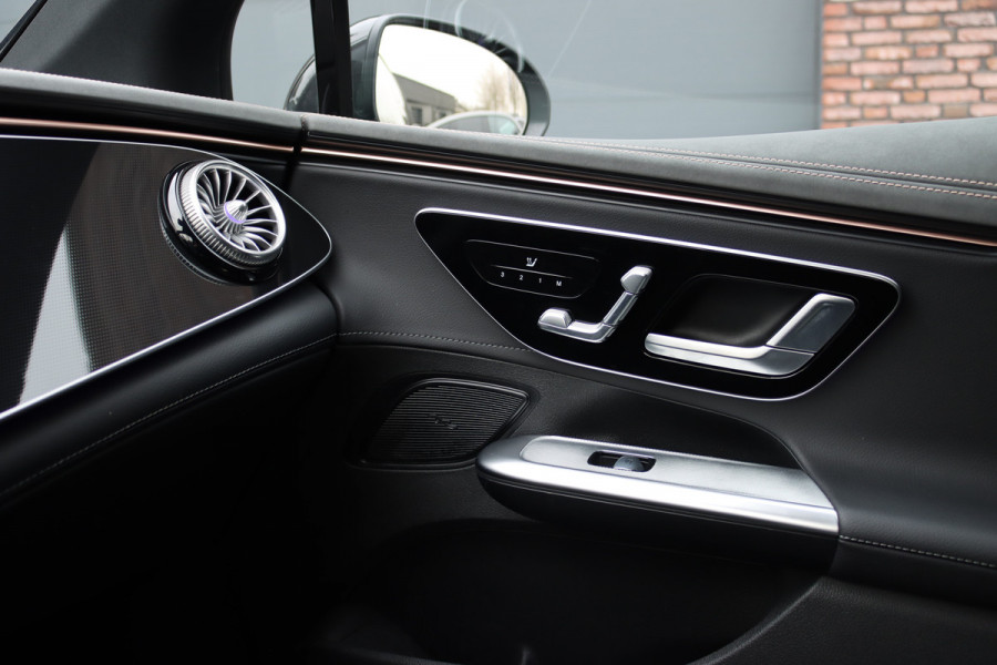 Mercedes-Benz EQE 300 Luxury Line 89 kWh | Distronic | Verwarmd Stuurwiel | Memory | Leder | Warmtepomp | Camera | Apple Carplay/Android Auto | High Perf. LED |