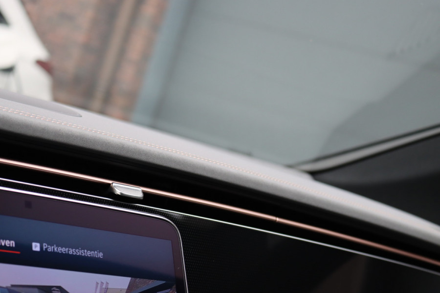 Mercedes-Benz EQE 300 Luxury Line 89 kWh | Distronic | Verwarmd Stuurwiel | Memory | Leder | Warmtepomp | Camera | Apple Carplay/Android Auto | High Perf. LED |