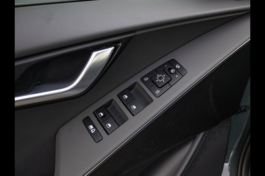 Kia Niro EV Light 64.8 kWh | Uit voorraad leverbaar l Navi l PDC l Camera