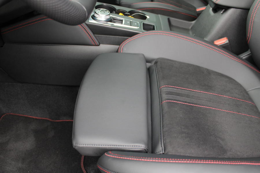 Ford Kuga 2.5 PHEV ST-Line X | Panoramadak + Technology Pack + Winter Pack + Wegklapbare trekhaak + 19 inch lichtmetalen velgen | Agate black | 2.100 kg trekgewicht | Prijs incl. 4.000 EU Ford voordeel