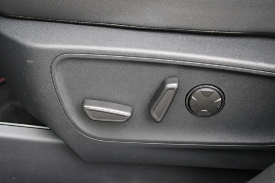 Ford Kuga 2.5 PHEV ST-Line X | Panoramadak + Technology Pack + Winter Pack + Wegklapbare trekhaak + 19 inch lichtmetalen velgen | Agate black | 2.100 kg trekgewicht | Prijs incl. 4.000 EU Ford voordeel
