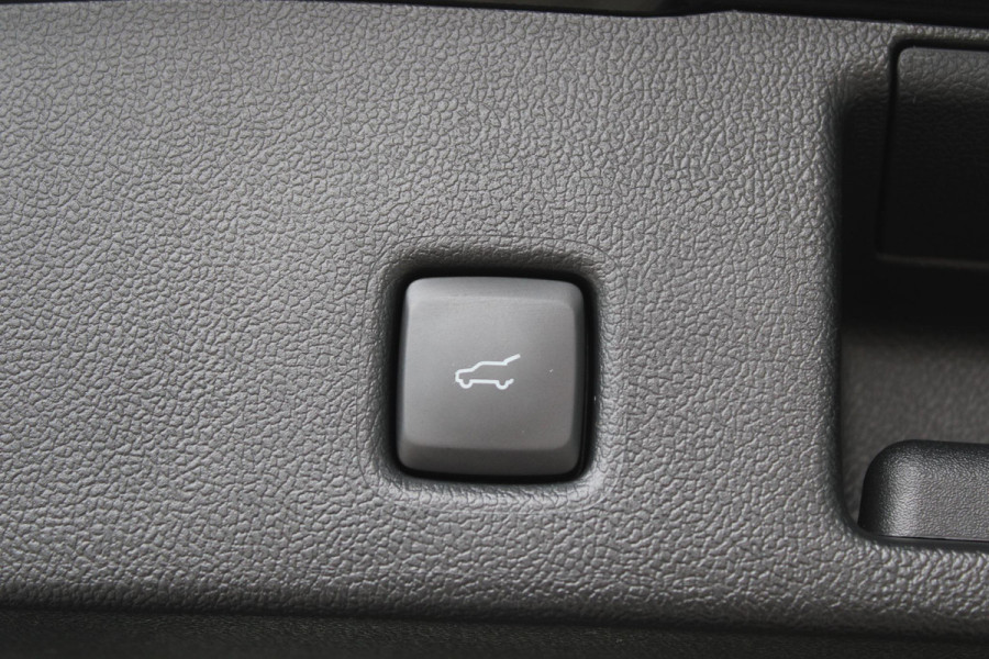 Ford Kuga 2.5 PHEV ST-Line X | Panoramadak + Technology Pack + Winter Pack + Wegklapbare trekhaak + 19 inch lichtmetalen velgen | Agate black | 2.100 kg trekgewicht | Prijs incl. 4.000 EU Ford voordeel