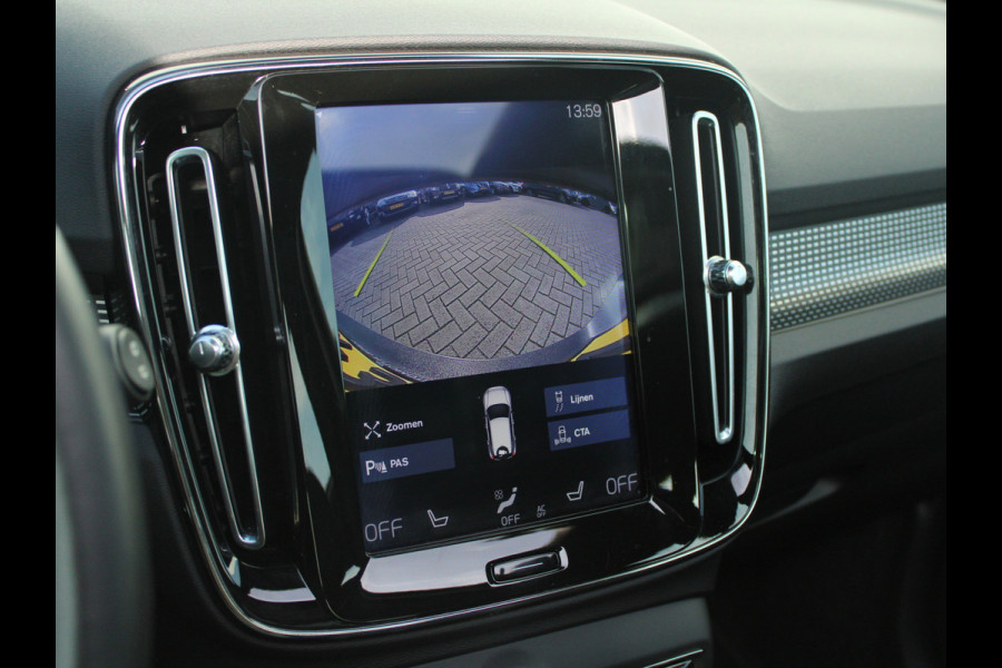 Volvo XC40 2.0 T5 AWD R-Design CAMERA | HARMAN KARDON | PANO | STOELVERW | AFN TREKHAAK | ! 2DE PAASDAG GEOPEND VAN 10:00 T/M 17:00 UUR !