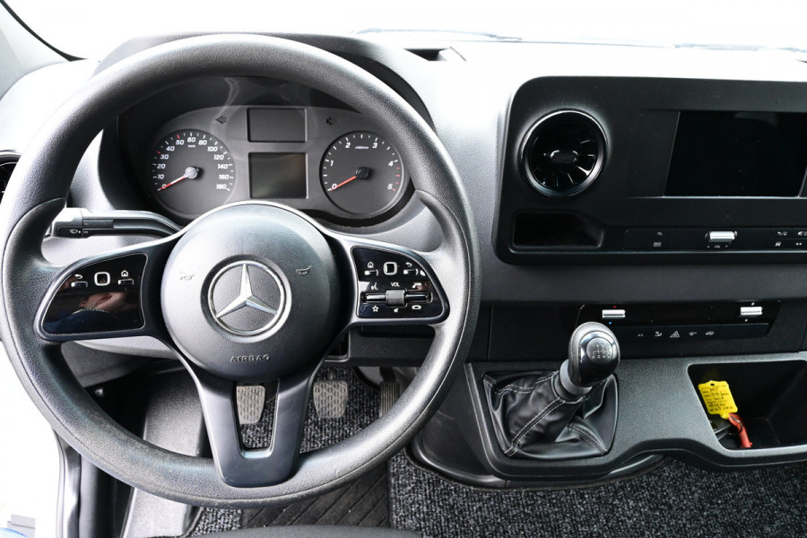 Mercedes-Benz Sprinter 514 CDI L3 Bakwagen met Dhollandia laadklep 460x234x250 cm LxBxH, MBUX, Airco, Geveerde stoel