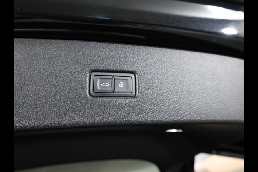 Audi Q5 Sportback 55 TFSI e S edition quattro 367 pk S-tronic | Navigatie | Panoramadak | Elektr. trekhaak | Parkeersensoren | Achteruitrijcamera | Adaptieve cruise control | Stoelverwarming | B&O audio | S-line |