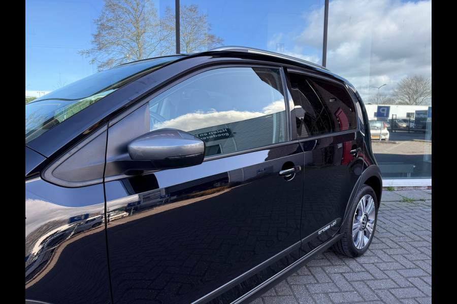 Volkswagen up! 1.0 BMT cross up! - Parkeerhulp - Airco - Cruise - Bluetooth