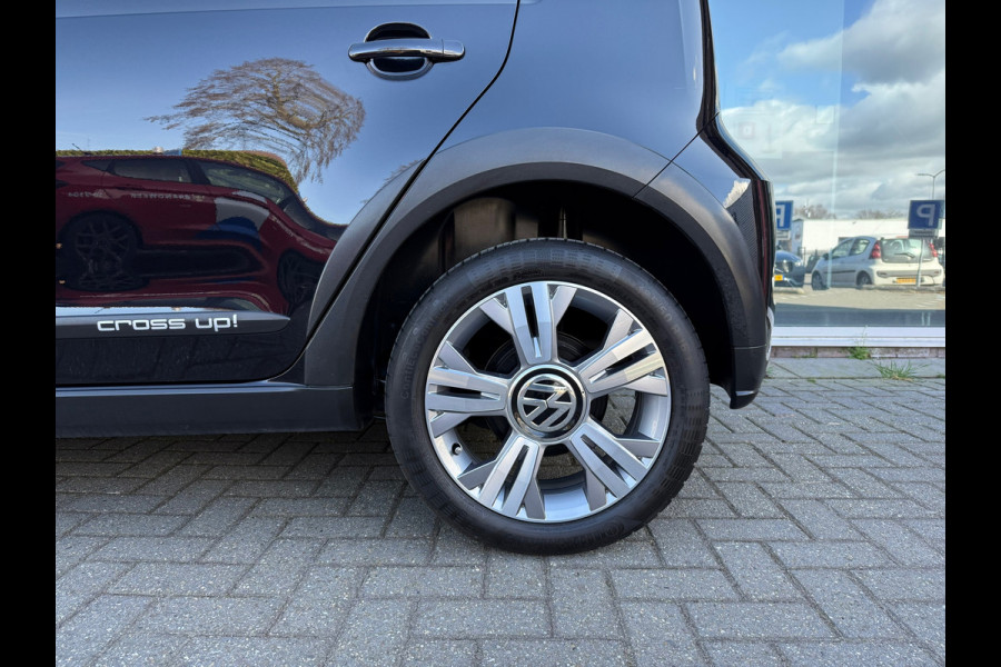 Volkswagen up! 1.0 BMT cross up! - Parkeerhulp - Airco - Cruise - Bluetooth