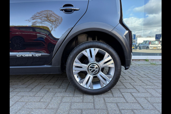 Volkswagen up! 1.0 BMT cross up! - Parkeerhulp - Airco - Cruise - Bluetooth