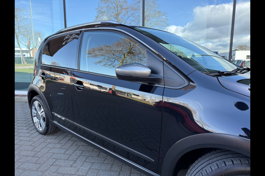 Volkswagen up! 1.0 BMT cross up! - Parkeerhulp - Airco - Cruise - Bluetooth