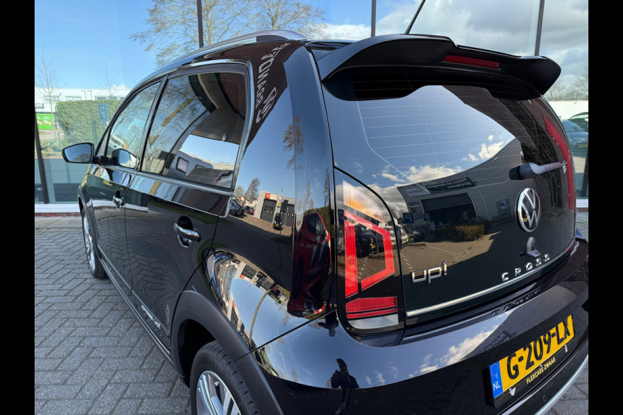 Volkswagen up! 1.0 BMT cross up! - Parkeerhulp - Airco - Cruise - Bluetooth