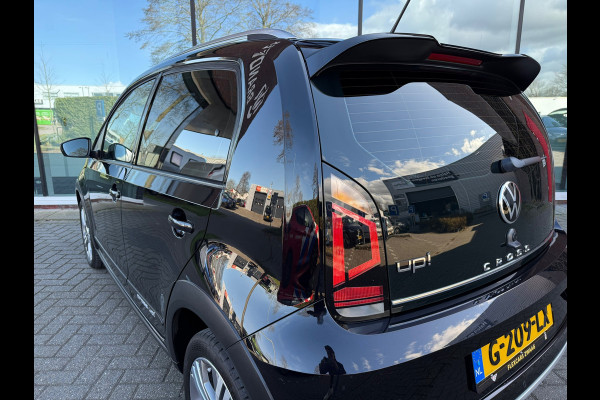 Volkswagen up! 1.0 BMT cross up! - Parkeerhulp - Airco - Cruise - Bluetooth