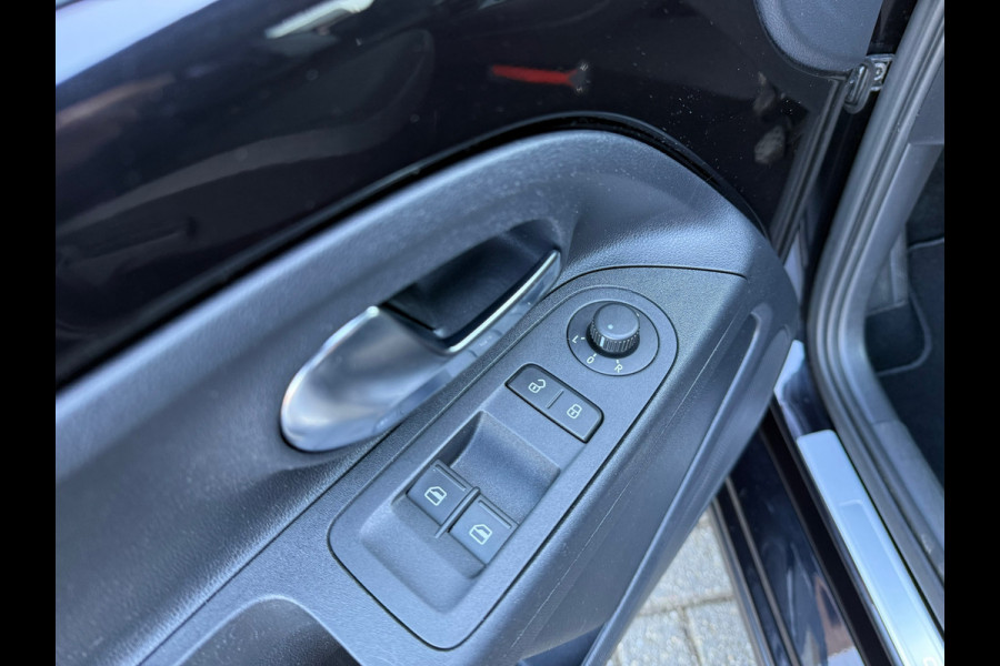 Volkswagen up! 1.0 BMT cross up! - Parkeerhulp - Airco - Cruise - Bluetooth