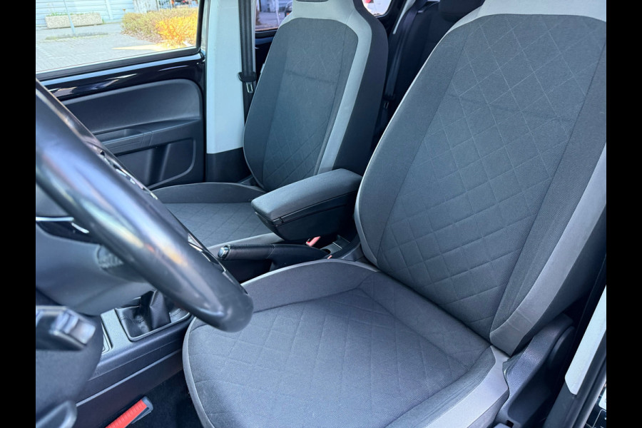 Volkswagen up! 1.0 BMT cross up! - Parkeerhulp - Airco - Cruise - Bluetooth