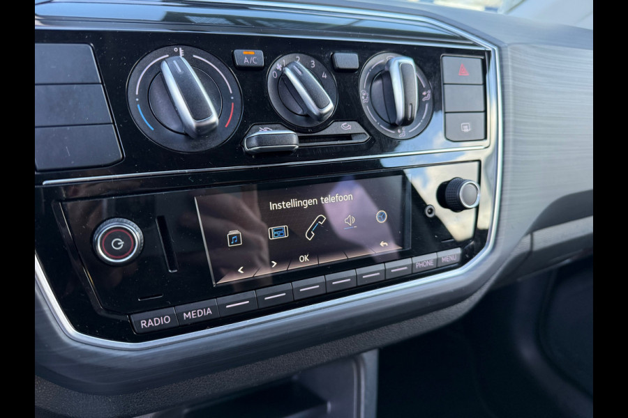 Volkswagen up! 1.0 BMT cross up! - Parkeerhulp - Airco - Cruise - Bluetooth