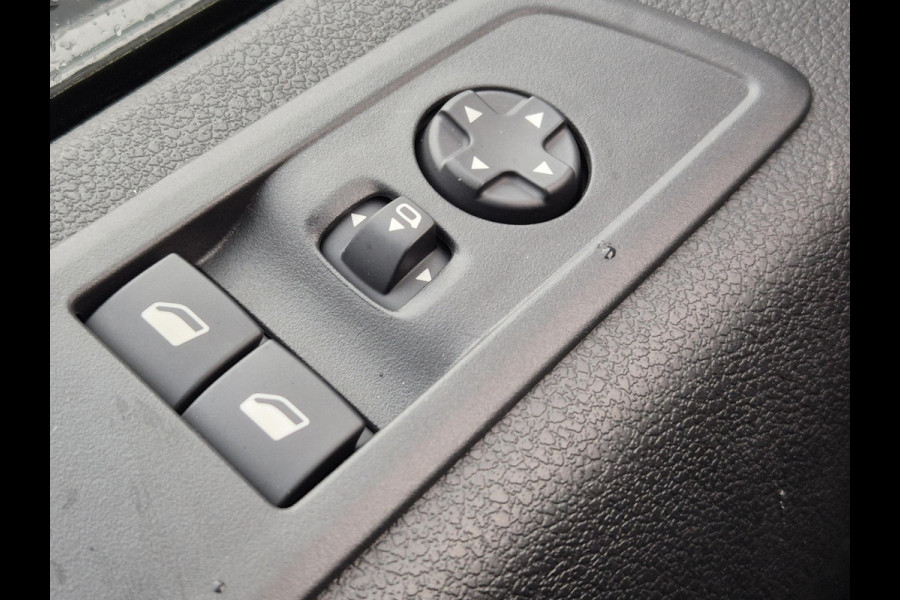 Peugeot Expert L2 145 Pk. AUTOMAAT | 2,9% rente | navigatie incl. Apple Carplay | trekhaak | camera | parkeersensoren voor & achter | dodehoek detectie | rijklaarprijs
