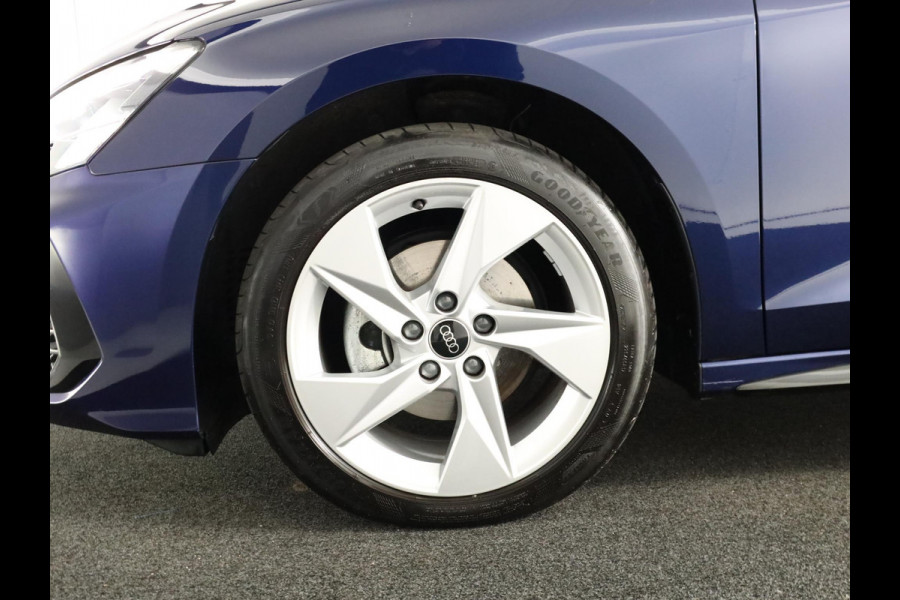 Audi A3 Sportback 30 TFSI S edition 110 pk S-tronic |Private lease vanaf € 649,- pm |  Verlengde garantie | Navigatie | Parkeersensoren achter | LED koplampen | S-Line |