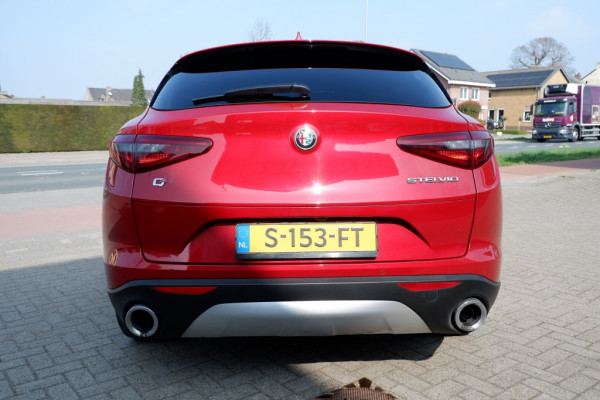 Alfa Romeo Stelvio 2.0 T AWD F.E. 280 PK Q4 Rijklaarprijs incl. 12 mnd. garantie