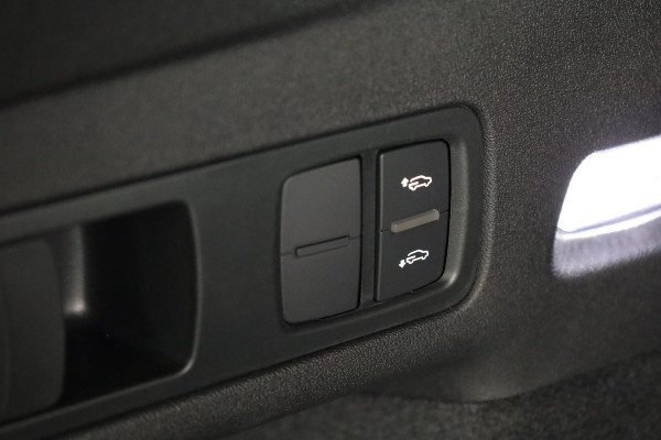 Audi Q6 e-tron First Edition 100 kWh 388 pk | Private lease vanaf € 1749,- pm | Verlengde garantie | Navigatie | Panoramadak | Luchtvering | Bang & Olufsen Audio | 21" Lichtmetalen velgen |
