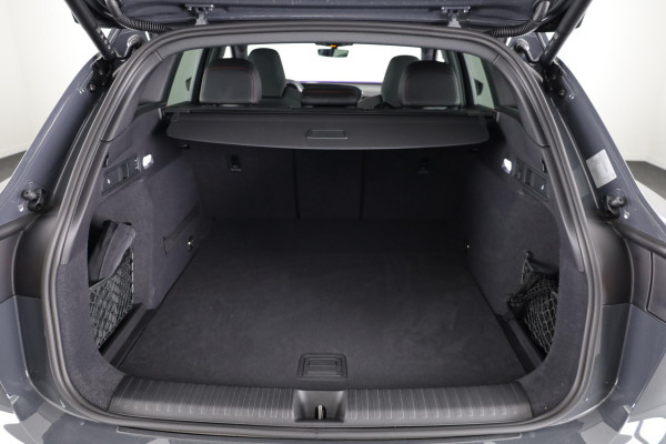 Audi Q6 e-tron First Edition 100 kWh 388 pk | Private lease vanaf € 1749,- pm | Verlengde garantie | Navigatie | Panoramadak | Luchtvering | Bang & Olufsen Audio | 21" Lichtmetalen velgen |