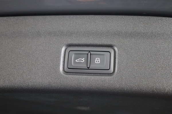 Audi Q6 e-tron First Edition 100 kWh 388 pk | Private lease vanaf € 1749,- pm | Verlengde garantie | Navigatie | Panoramadak | Luchtvering | Bang & Olufsen Audio | 21" Lichtmetalen velgen |