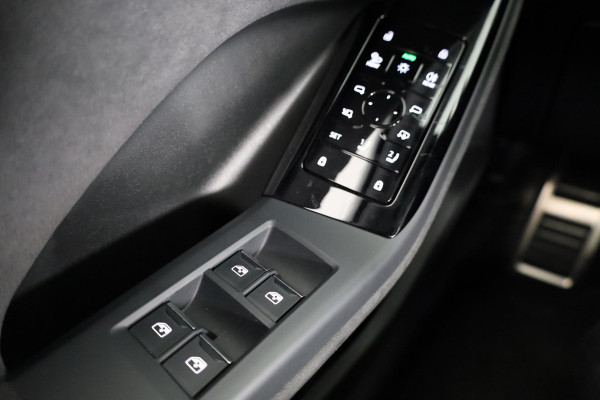 Audi Q6 e-tron First Edition 100 kWh 388 pk | Private lease vanaf € 1749,- pm | Verlengde garantie | Navigatie | Panoramadak | Luchtvering | Bang & Olufsen Audio | 21" Lichtmetalen velgen |