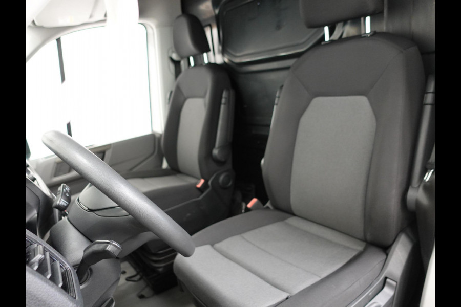 Volkswagen Crafter 35 2.0 TDI 140PK L3H3 (L2H2) Highline Airco Navi Cruise Control PDC VA+ Camera ERGO-Comfortstoel Trekhaak 3000kg