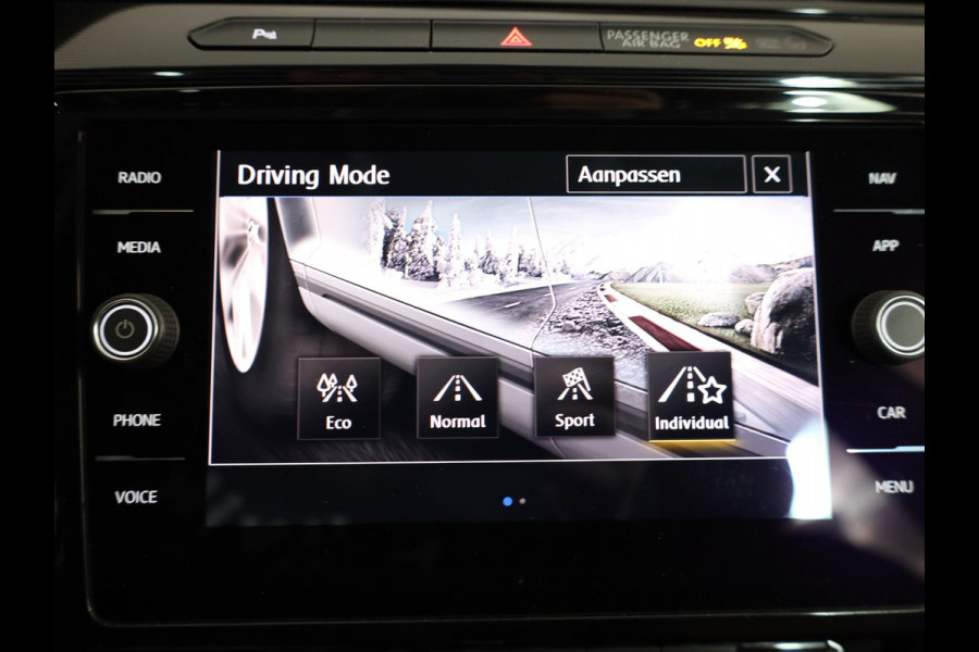 Volkswagen Arteon 1.5 TSI Elegance 150pk DSG| el.trekhaak | Alarm| Leer | 18'LM-velgen| verwarmdevoorruit
