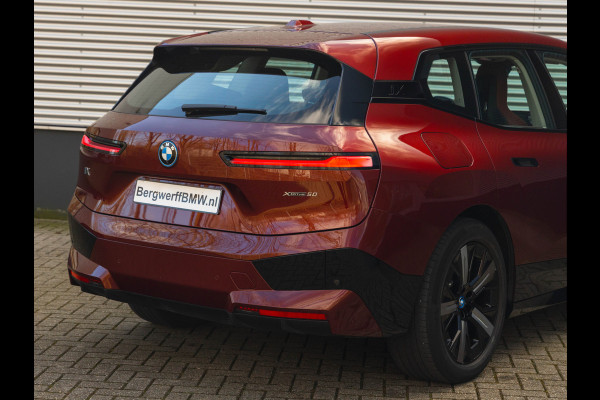 BMW iX xDrive50 - Luchtvering - Integral Active Steering - Driving Ass Prof - Harman Kardon