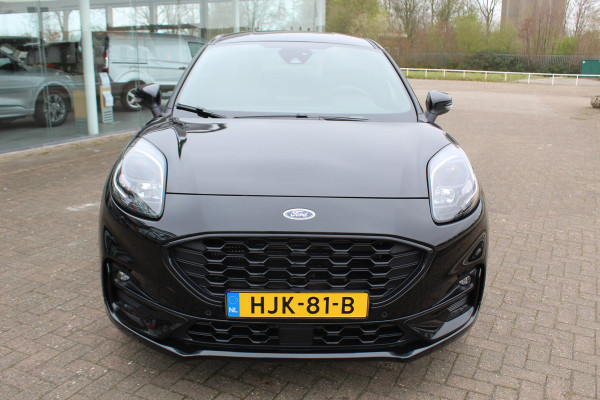 Ford Puma 1.0-125pk EcoBoost Hybrid ST-Line. April 2024 ! Slechts 8.400km ! Autm. airco, navigatie, telefoonvoorb., camera, pdc v+a, parkeerassistent, LED verl., metallic lak, LM wielen, stoel-, stuur- en voorraamverw., lane- en sideassist, adapt. cruise cntrl etc