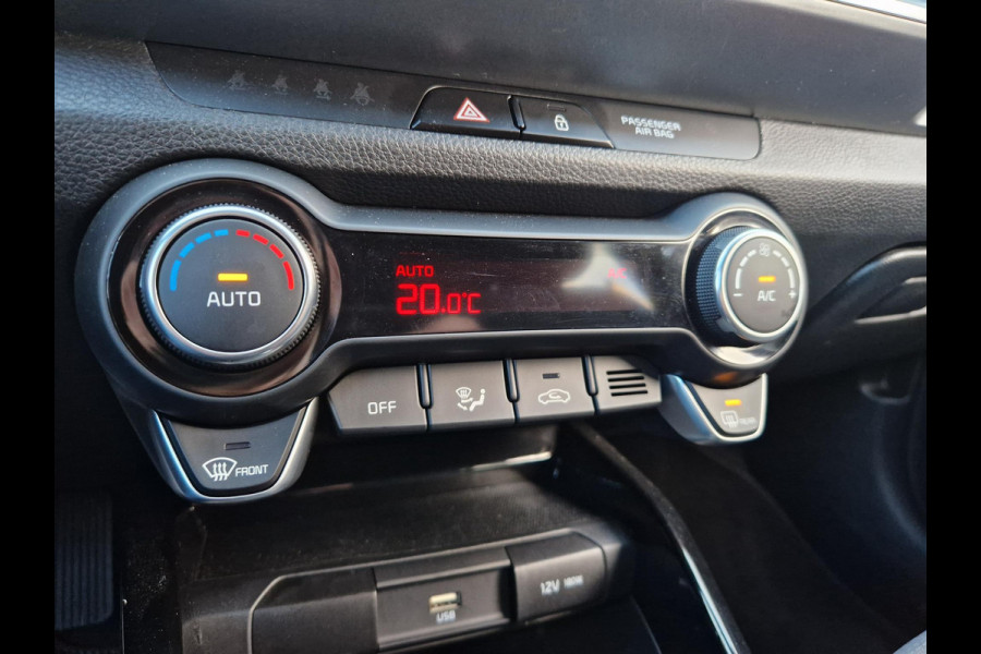 Kia Stonic 1.0 T-GDi MHEV DynamicPlusLine Kia Stonic 1.0 T-GDI MHEV | Key-Less | Navi | Licht- en Regensensor | LED | DAB |