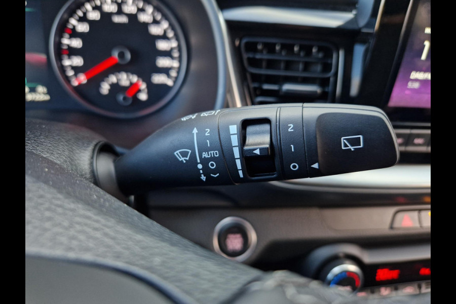 Kia Stonic 1.0 T-GDi MHEV DynamicPlusLine Kia Stonic 1.0 T-GDI MHEV | Key-Less | Navi | Licht- en Regensensor | LED | DAB |