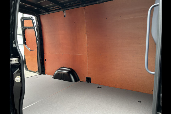 Mercedes-Benz Sprinter 317 CDI L2 H2 Pro 3500KG Trekhaak / LED / Betimmering / MBUX / Camera / Carplay navigatie / Airco / Cruise control