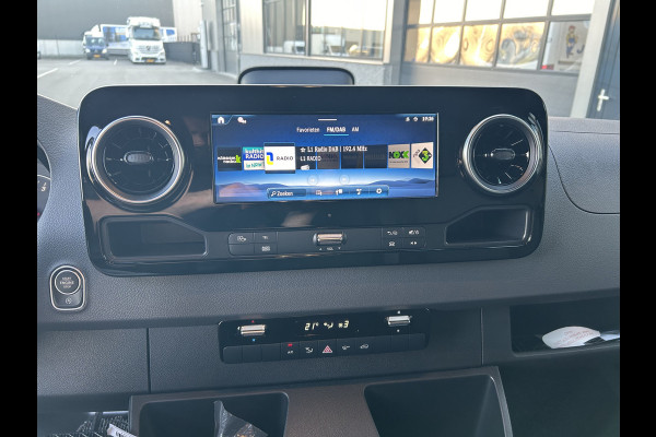 Mercedes-Benz Sprinter 317 CDI L2 H2 Pro 3500KG Trekhaak / LED / Betimmering / MBUX / Camera / Carplay navigatie / Airco / Cruise control