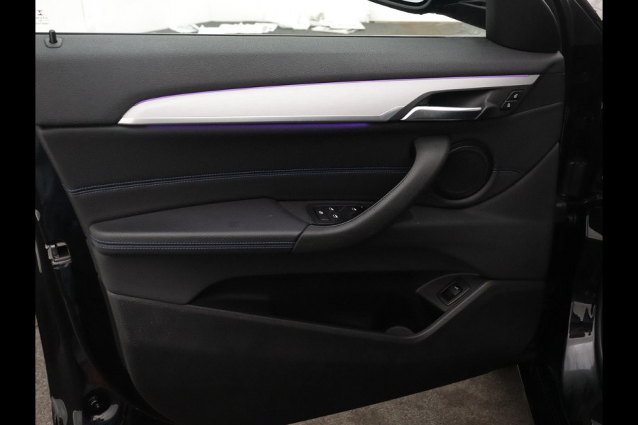 BMW X2 sDrive18i Executive Edition | Panorama | Performance Stoelen | 19 '' |