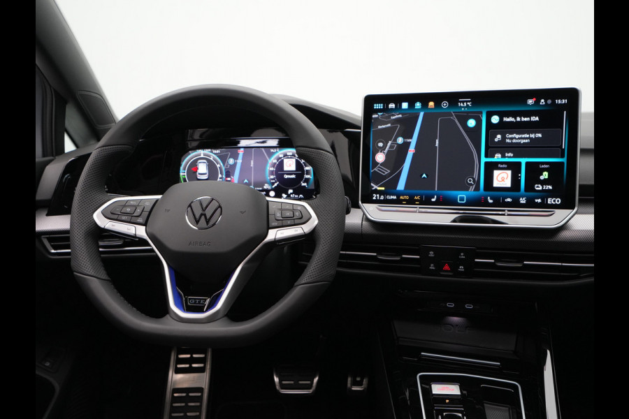 Volkswagen Golf 1.5 eHybrid 272 6DSG GTE | 'App-Connect' draadloze smartphone integratie | Achterbank in ongelijke delen neerklapbaar incl. middenarmsteun en doorlaadmogelijkheid | Afstandscontrolesysteem (Front Assist)