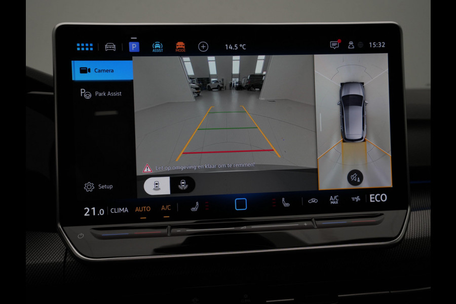 Volkswagen Golf 1.5 eHybrid 272 6DSG GTE | 'App-Connect' draadloze smartphone integratie | Achterbank in ongelijke delen neerklapbaar incl. middenarmsteun en doorlaadmogelijkheid | Afstandscontrolesysteem (Front Assist)