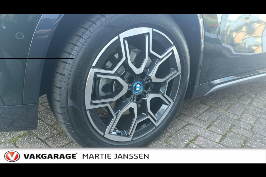 BMW iX1 XDrive30 67 kWh