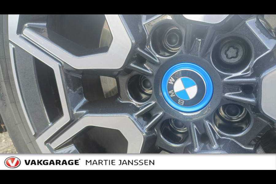 BMW iX1 XDrive30 67 kWh