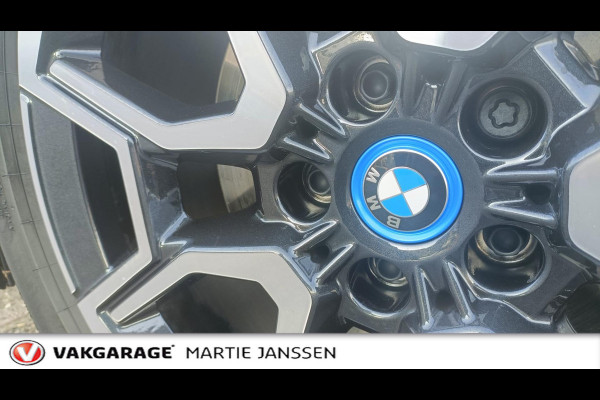 BMW iX1 XDrive30 67 kWh