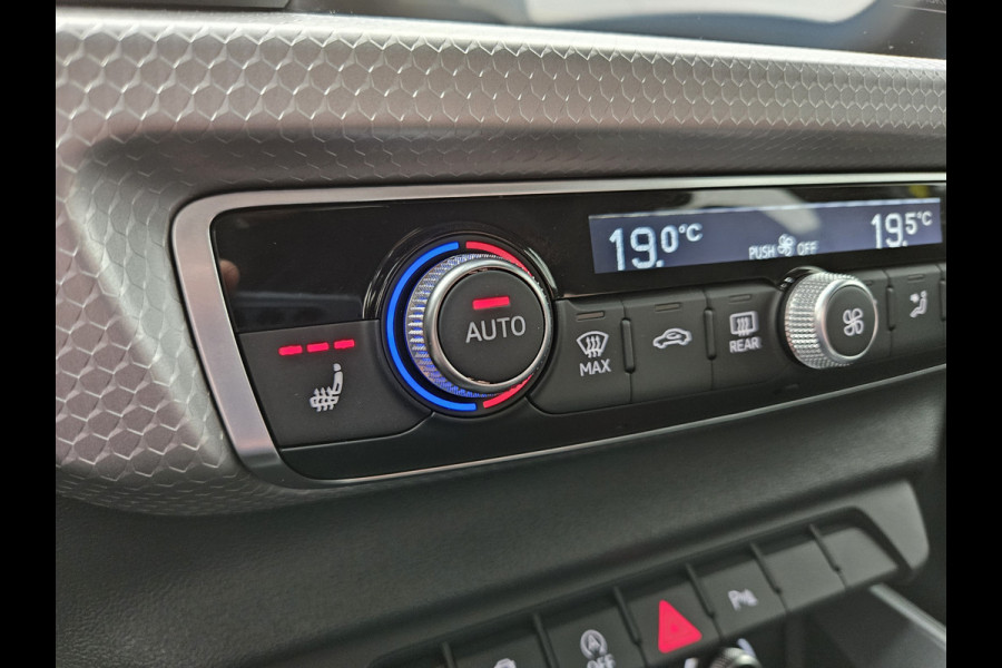 Audi A1 Sportback 35 TFSI S Line 150pk Dealer O.H | Apple Carplay | S Line Sportstoelen Verwarmd | LED Koplampen | Virtual | 17"L.M | Laneassist |