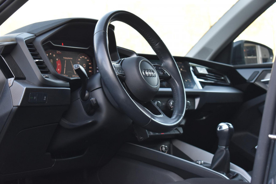 Audi A1 Sportback 25 TFSI epic Navi Carplay Lane