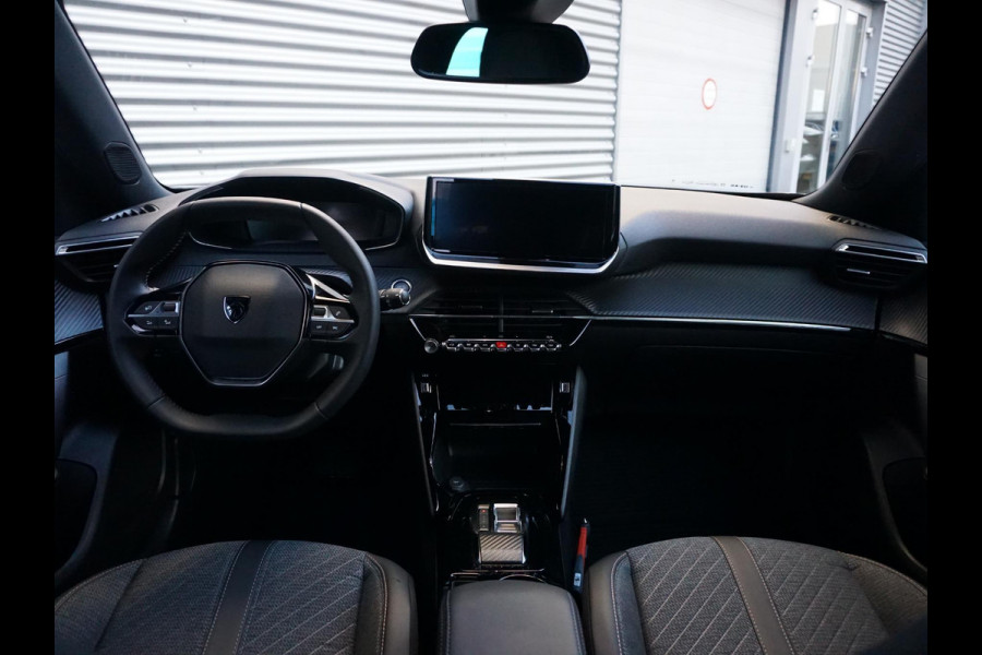 Peugeot e-2008 EV Allure 54 kWh | LONG RANGE | PARKEERSENSOREN MET CAMERA | CRUISE CONTROL | NAVI | CARPLAY